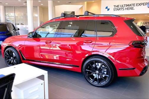2025 BMW X7 M60i
