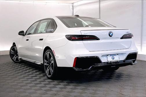 Alpine White 2026 BMW i7 XDrive60