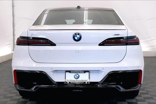 Alpine White 2026 BMW i7 XDrive60