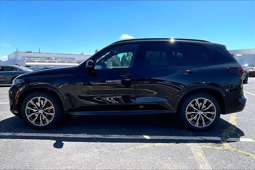 Black Sapphire Metallic 2024 BMW X5 xDrive40i