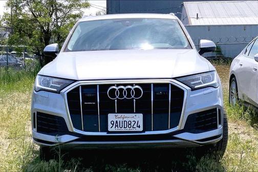 2022 Audi Q7 55 Premium Plus
