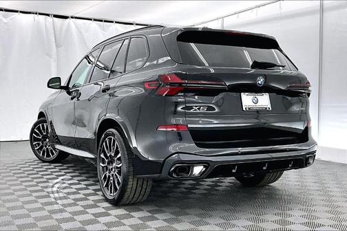 Black Sapphire Metallic 2026 BMW X5 PHEV xDrive50e