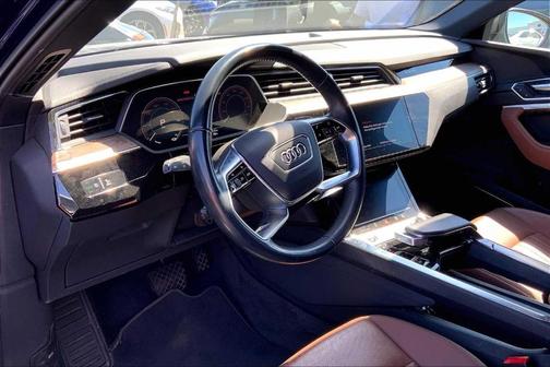 2021 Audi e-tron Premium Plus