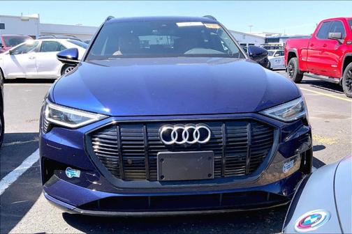 2021 Audi e-tron Premium Plus