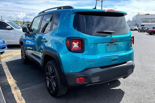 Metallic 2021 Jeep Renegade Latitude
