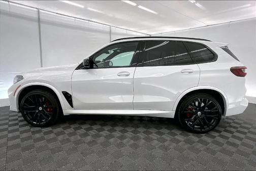 Mineral White Metallic 2022 BMW X5 M Base