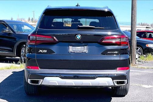 Black Sapphire Metallic 2023 BMW X5 xDrive40i