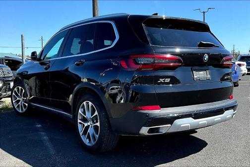 Black Sapphire Metallic 2023 BMW X5 xDrive40i
