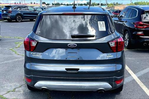 Magnetic Metallic 2019 Ford Escape SE