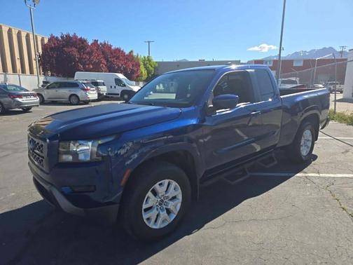 Deep Blue Pearl 2022 Nissan Frontier SV