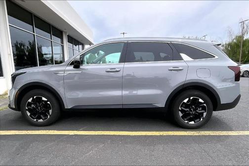 Wolf Gray 2025 Kia Sorento S