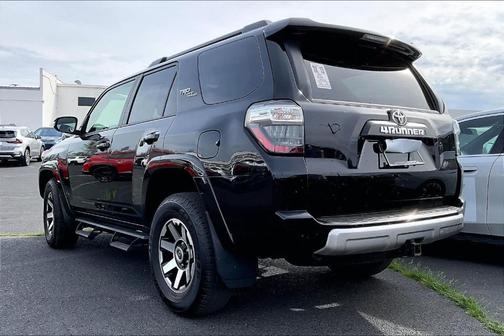 Midnight Black Metallic 2024 Toyota 4Runner TRD Off Road Premium