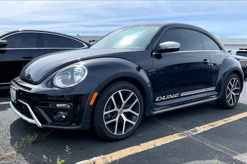 Deep Black Pearl Effect 2016 Volkswagen Beetle 1.8T Dune