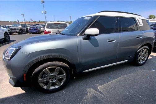 2025 MINI Countryman Base
