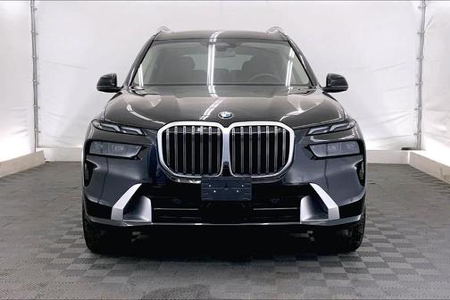 Black 2024 BMW X7 xDrive40i