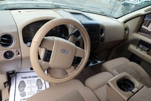 Tan 2006 Ford F-150 XLT SuperCrew