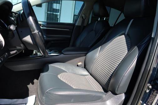 Green 2020 Toyota Camry SE