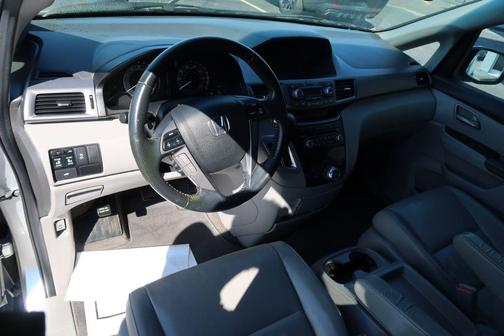 Silver 2011 Honda Odyssey EX-L