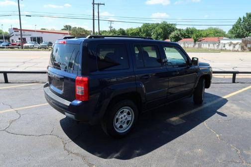 Blue 2017 Jeep Patriot Sport