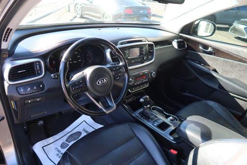 Gray 2016 Kia Sorento EX