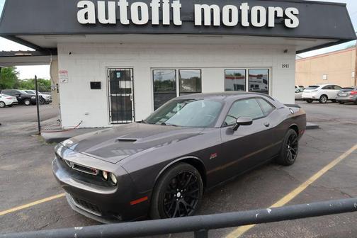 Black 2015 Dodge Challenger SXT