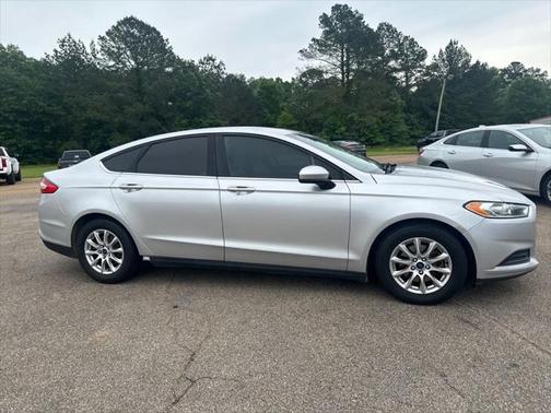 2016 Ford Fusion S
