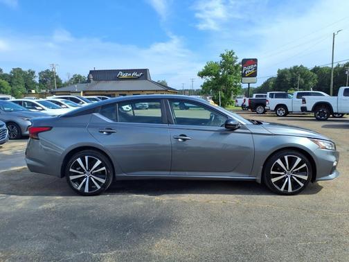 2020 Nissan Altima SR Intelligent AWD