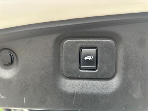 2020 Nissan Pathfinder Platinum 2WD