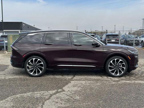 2024 Lincoln Nautilus Black Label