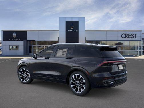 Infinite Black Metallic Clearcoat 2026 Lincoln Nautilus Reserve