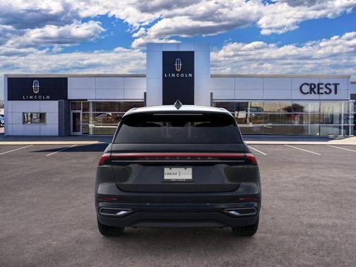 Infinite Black Metallic Clearcoat 2026 Lincoln Nautilus Premiere