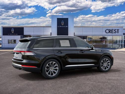 Infinite Black Metallic Clearcoat 2027 Lincoln Aviator Premiere
