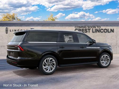 Infinite Black Metallic Clearcoat 2027 Lincoln Navigator Premiere