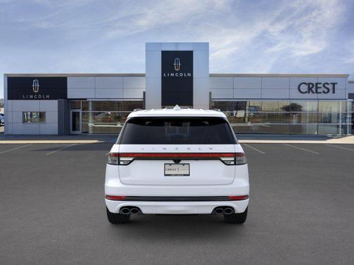 Pristine White Metallic Tri-Coat 2026 Lincoln Aviator Premiere