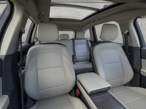 Whisper Blue Metallic Clearcoat 2026 Lincoln Nautilus Premiere