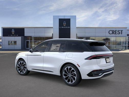 White Platinum Metallic Tri-Coat 2026 Lincoln Nautilus Reserve