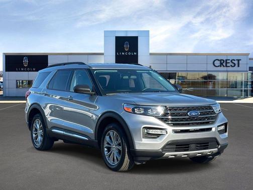 Iconic Silver Metallic 2023 Ford Explorer XLT