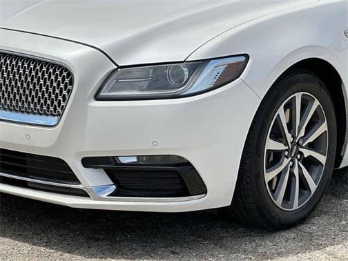 2018 Lincoln Continental Premiere