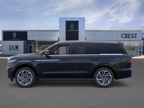 Infinite Black Metallic Clearcoat 2026 Lincoln Navigator Premiere