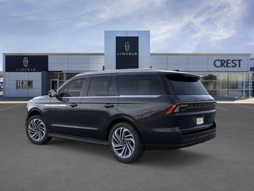 Infinite Black Metallic Clearcoat 2026 Lincoln Navigator Premiere