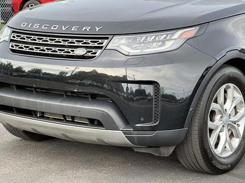 Narvik Black 2019 Land Rover Discovery SE