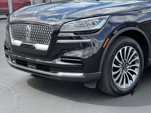 Infinite Black Metallic Clearcoat 2024 Lincoln Aviator Reserve AWD