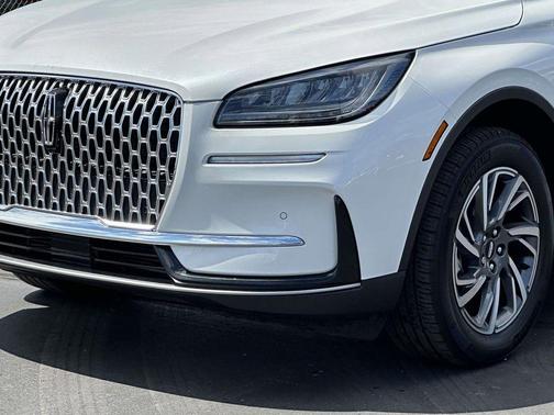 Pristine White Metallic Tri-Coat 2023 Lincoln Corsair Standard