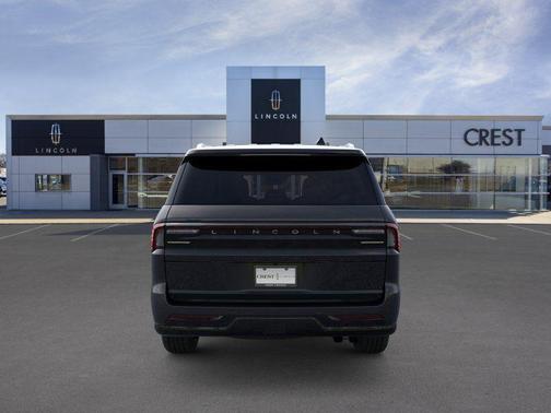 Infinite Black Metallic Clearcoat 2026 Lincoln Navigator Reserve