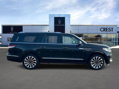 Infinite Black Metallic Clearcoat 2024 Lincoln Navigator Reserve
