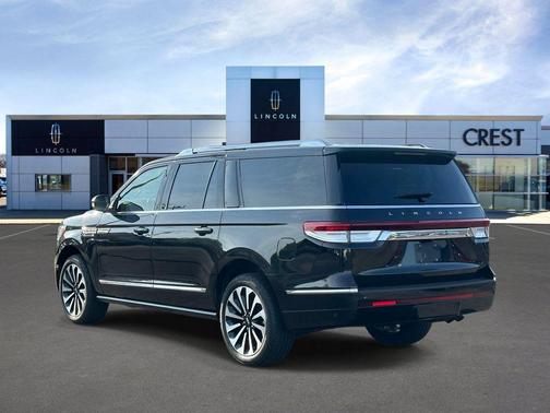 Infinite Black Metallic Clearcoat 2024 Lincoln Navigator Reserve