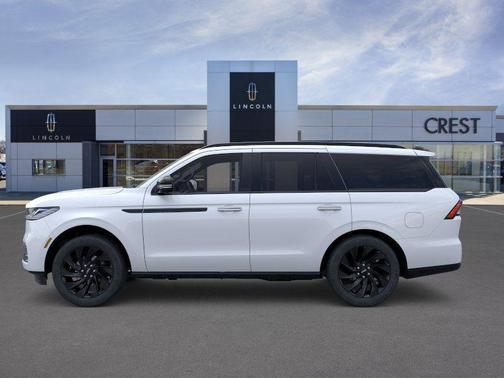 Crystal White Metallic Clearcoat 2026 Lincoln Navigator Reserve