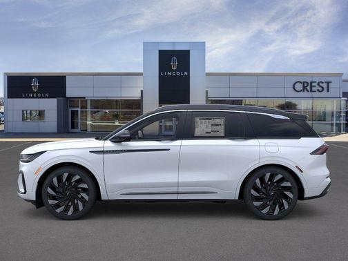 White Platinum Metallic Tri-Coat 2026 Lincoln Nautilus Black Label