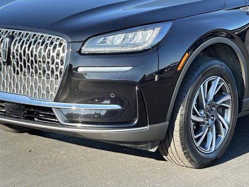 Infinite Black Metallic Clearcoat 2024 Lincoln Corsair Premiere