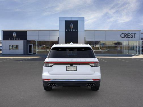Pristine White Metallic Tri-Coat 2026 Lincoln Aviator Premiere